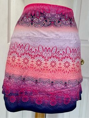 Lucky in Love Hot Pink Graphic Label